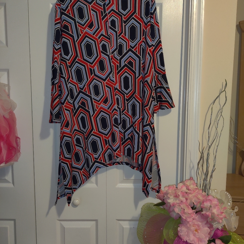 Woman Top - Picture 2 of 7